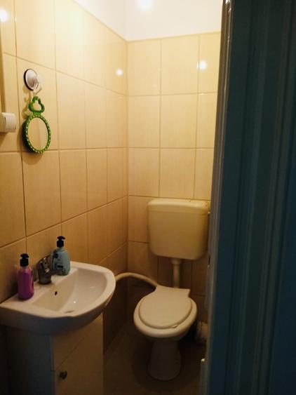 Apartament cu 4 camere semidecomandat în Central