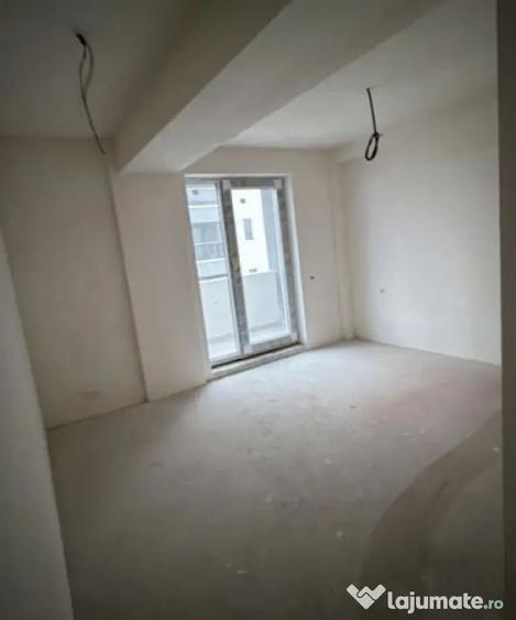Apartament cu 2 camere decomandat în Tomis Plus