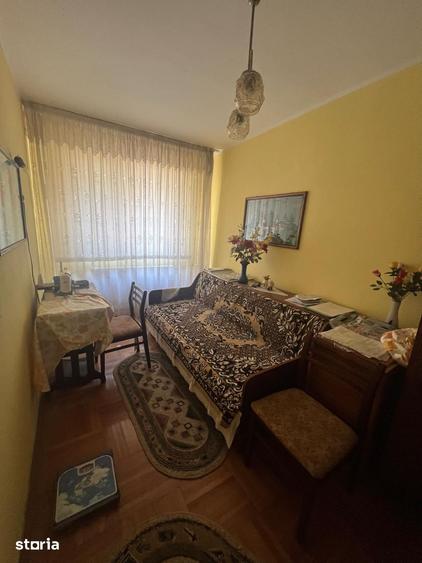 Apartament cu 3 camere în Micro 38