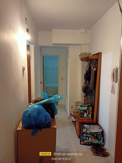 Apartament cu 2 camere decomandat în Republicii