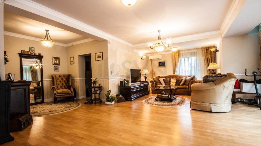 Casă individuală cu 9 camere cu Teren 750 Mp în Pipera