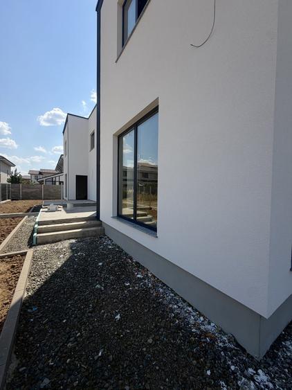 Duplex cu 4 camere cu Canalizare în Giroc