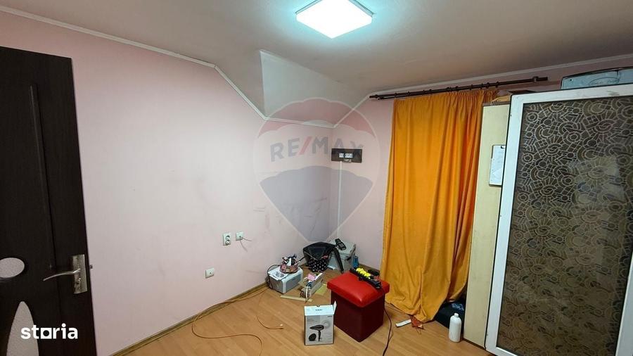 Casă cu 4 camere în Mândrești-Munteni