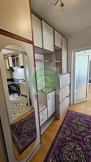 Apartament cu 2 camere semidecomandat în Est