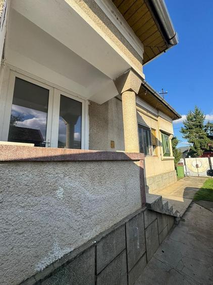 Casă individuală cu 3 camere cu Canalizare în Mărăști