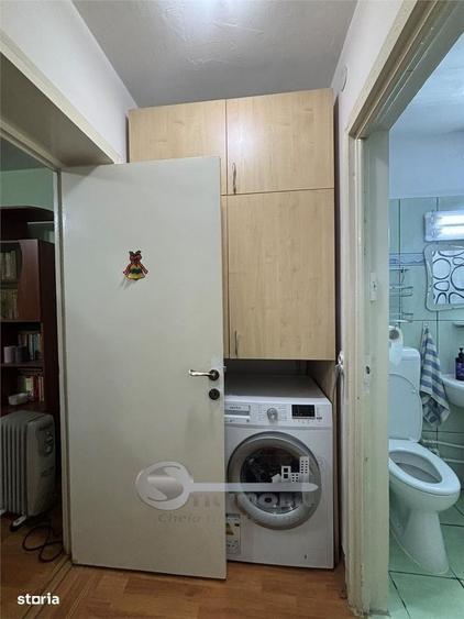 Apartament cu 3 camere semidecomandat în Sud