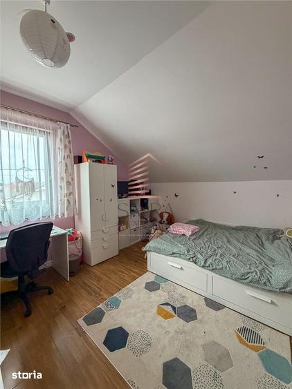 Casă cu 5 camere cu Teren 300 Mp în Sântandrei