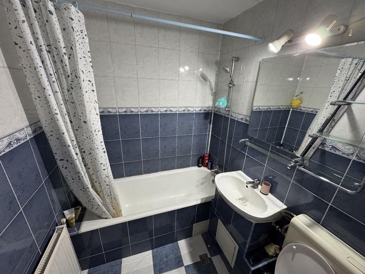 Apartament cu 3 camere decomandat în Mărăști