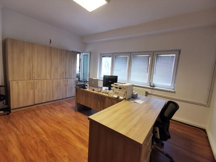 Spațiu comercial, de 478 mp, în Capitol