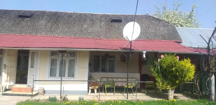 Casă cu 3 camere cu Teren 4000 Mp în Dolhești