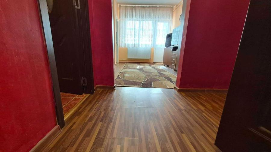 Garsonieră decomandată în Central