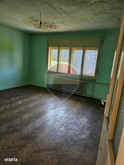 Casă cu 6 camere cu Teren 631 Mp în Ultracentral