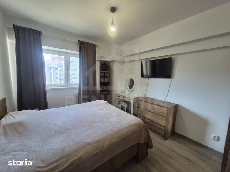 Apartament cu 3 camere decomandat în Calea București