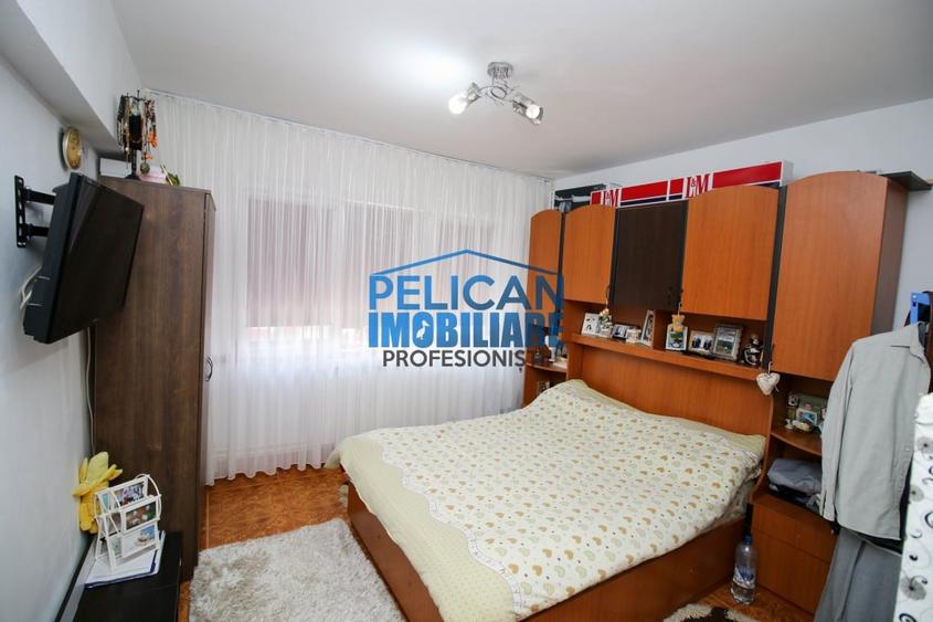 Apartament cu 4 camere decomandat, mobilat în Central