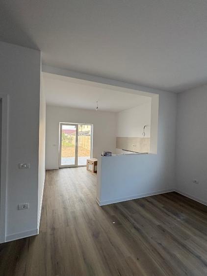Duplex cu 3 camere cu Canalizare în Moșnița Nouă