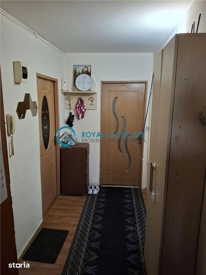 Apartament cu 3 camere decomandat în Cantacuzino