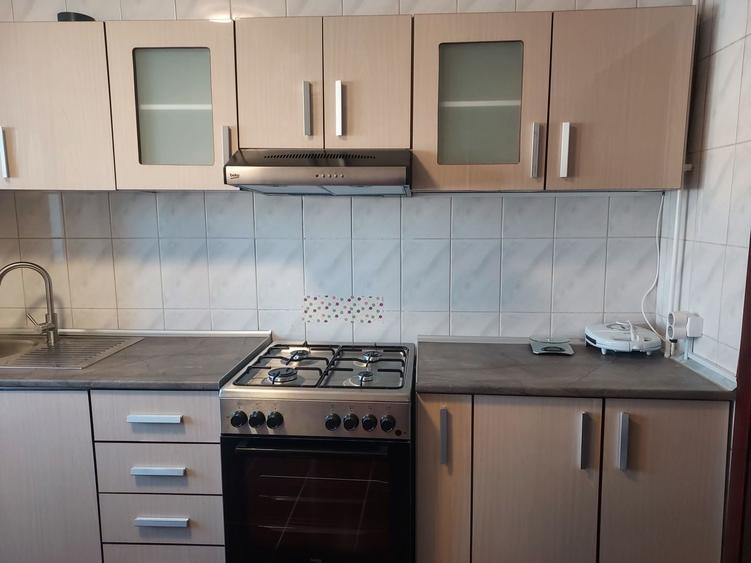 Apartament cu 3 camere decomandat în Decebal