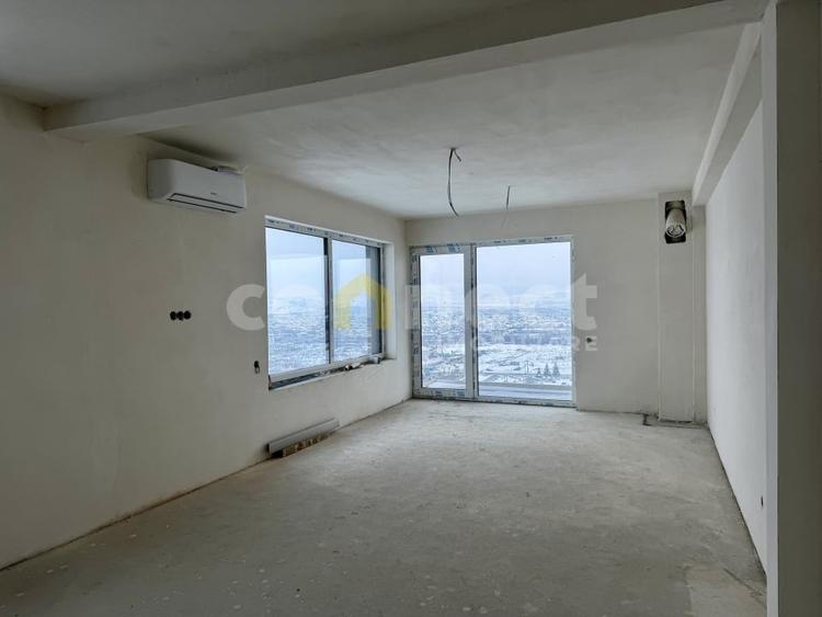 Duplex cu 4 camere cu Garaj în Iris