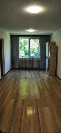 Apartament cu 4 camere decomandat în Triaj