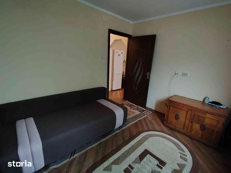 Apartament cu 2 camere semidecomandat în Micro 6