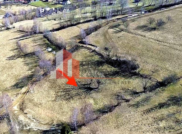 Teren agricol intravilan de 3520 mp, în Moieciu