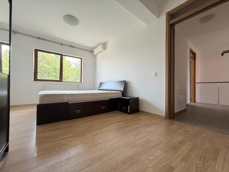 Apartament cu 4 camere decomandat în Lacul Morii