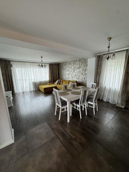 Apartament cu 3 camere decomandat în Exterior Vest