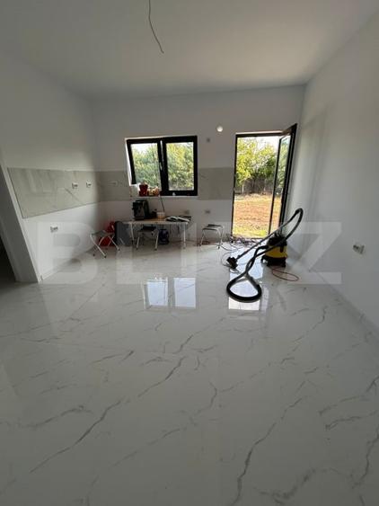 Duplex cu 4 camere cu Canalizare în Giarmata