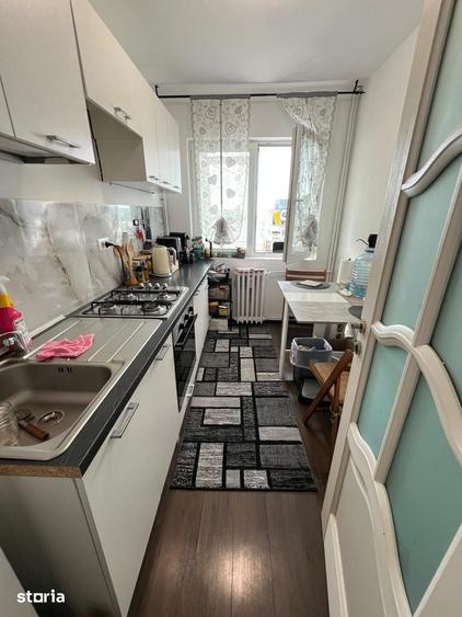Apartament cu 2 camere decomandat în Podu Roș