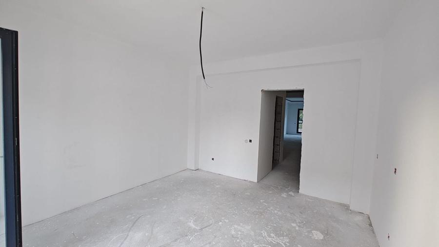Duplex cu 4 camere cu Canalizare în Ostratu