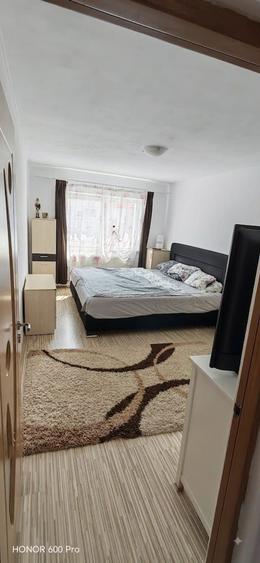 Apartament cu 2 camere decomandat în Vitrometan