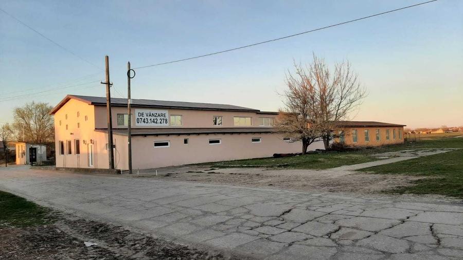 Spațiu comercial, de 700 mp, în Central