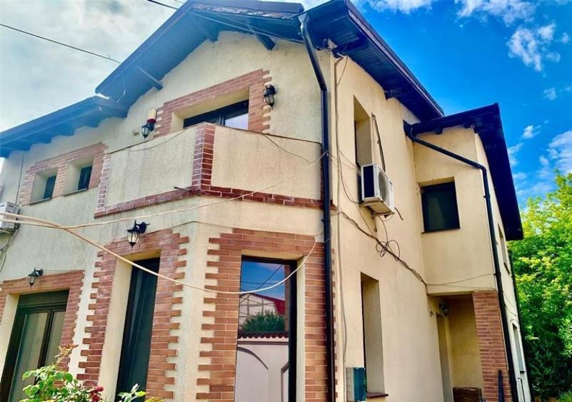 Casă cu 5 camere cu Teren 300 Mp în Brâncoveanu