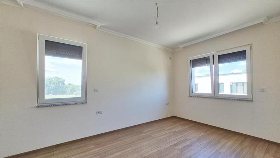Apartament cu 2 camere nedecomandat în Buziașului