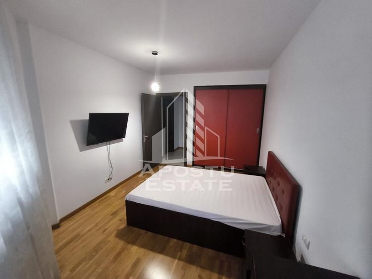 Apartament cu 3 camere decomandat, mobilat în Torontalului