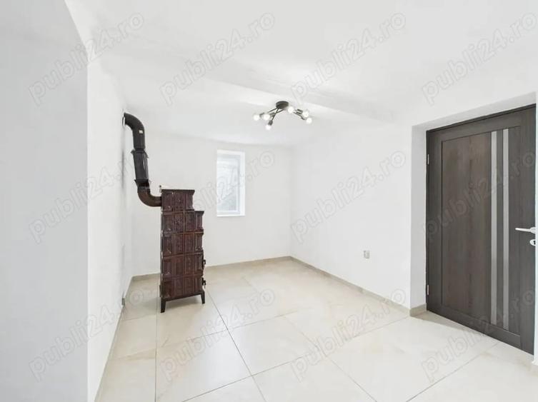 Casă cu 3 camere cu Teren 1438 Mp în Turnu