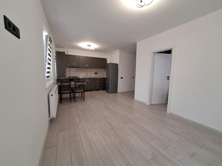 Apartament cu 2 camere semidecomandat, mobilat în Florești — fotografia 3
