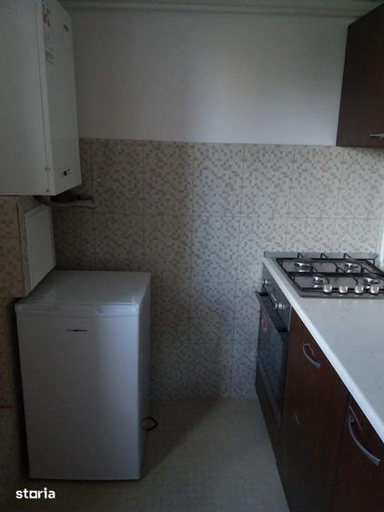 Apartament cu 3 camere decomandat, mobilat în Dacia