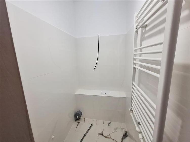 Apartament cu 3 camere decomandat în Mioriței
