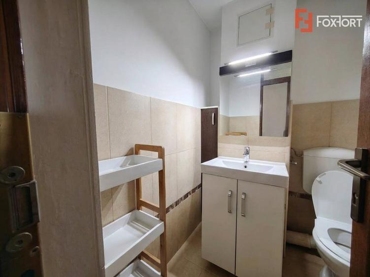 Apartament cu 3 camere decomandat, mobilat în Girocului
