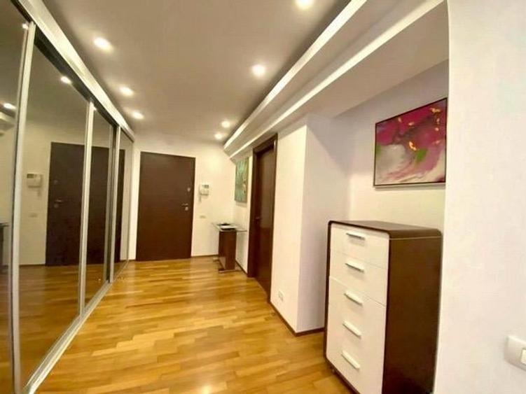 Apartament cu 3 camere decomandat în Herăstrău
