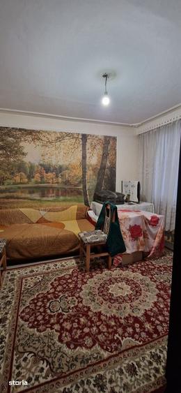 Apartament cu 3 camere decomandat în Tătărași