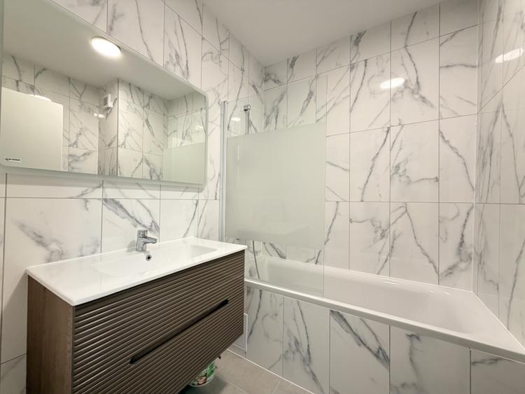 Apartament cu 3 camere decomandat, mobilat în Lipovei
