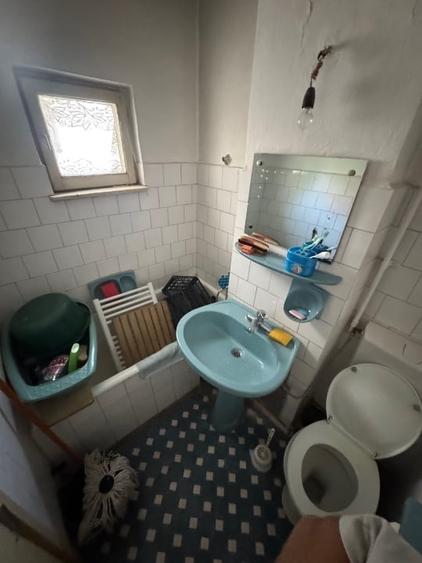 Apartament cu 3 camere semidecomandat, mobilat în Ostroveni