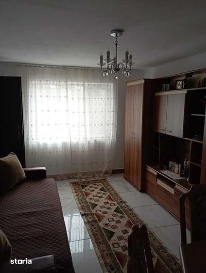 Casă cu 2 camere semidecomandat cu Teren 75 Mp în Central
