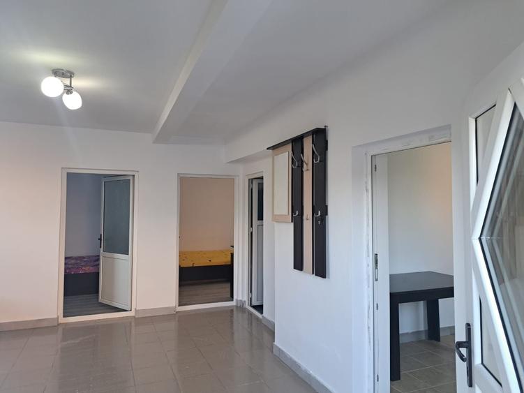 Casă cu 3 camere decomandat în Ariceștii Rahtivani