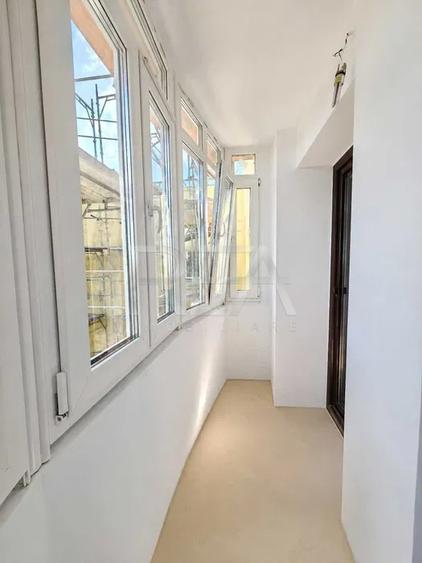 Apartament cu 3 camere semidecomandat, mobilat în Calea Călărașilor