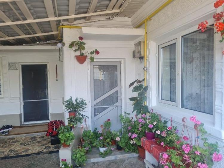 Casă cu 3 camere în Central-Piață - 2