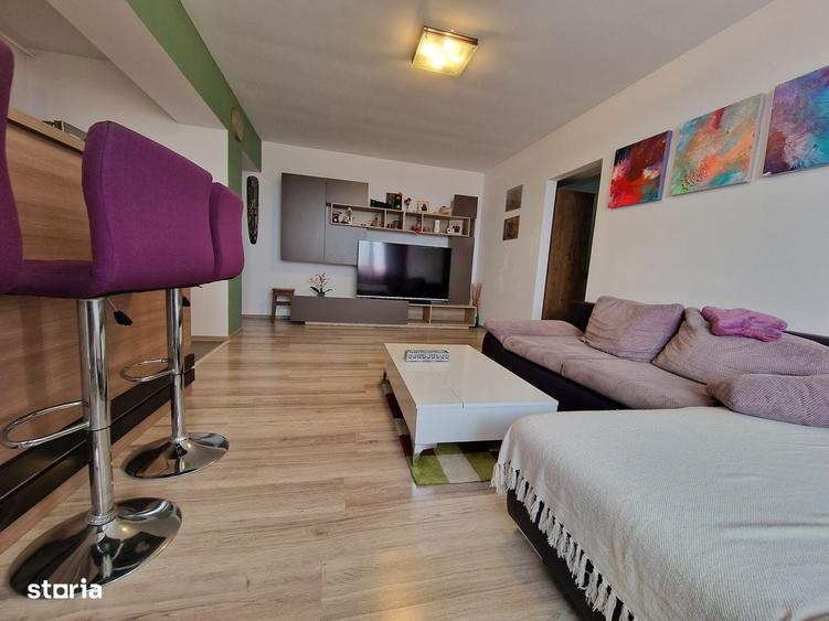 Apartament cu 3 camere semidecomandat în Central