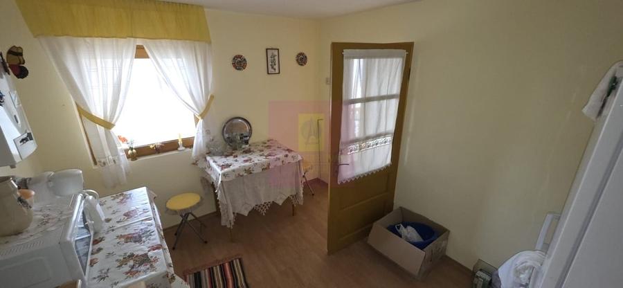 Casă cu 3 camere în Central